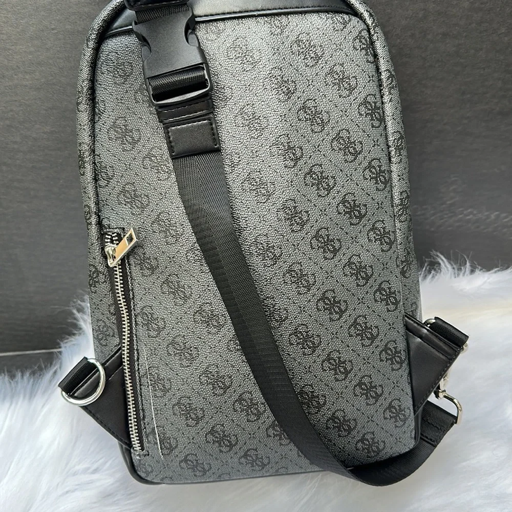 New GUESS Men’s Bag